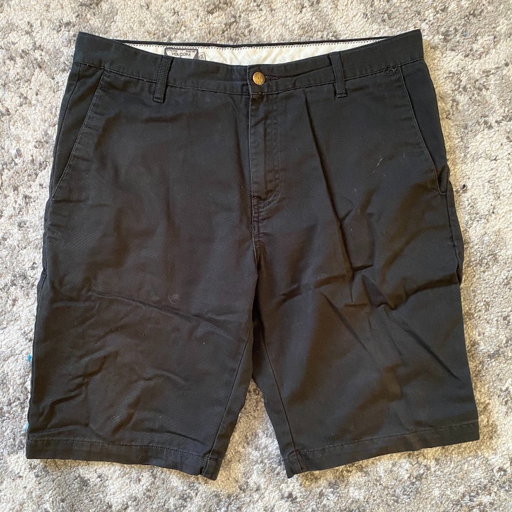 EUC Volcom Men's Sz 34 VMONTY Chino Shorts Black